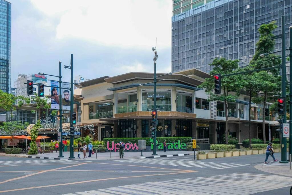 Apartment 1 Bedroom With Balcony In Uptown Bgc Manila