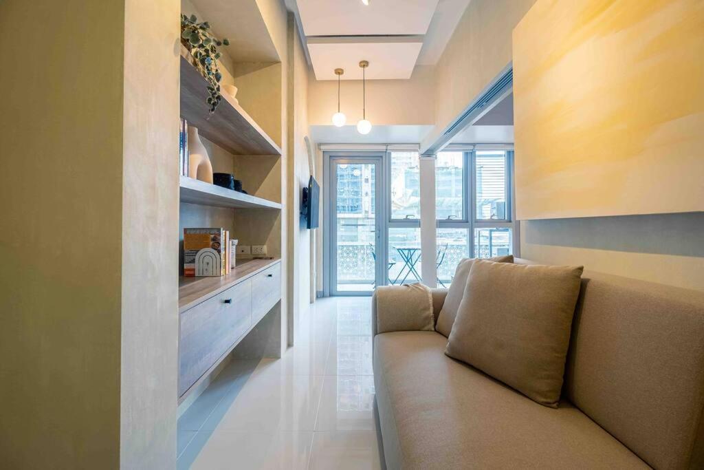 Apartment 1 Bedroom With Balcony In Uptown Bgc Manila